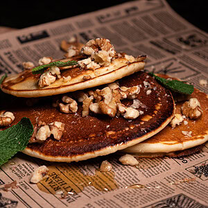 Pancakes cu miere si nuci
