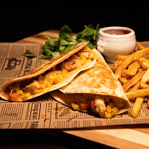 Quesadilla de pui cu mozarella