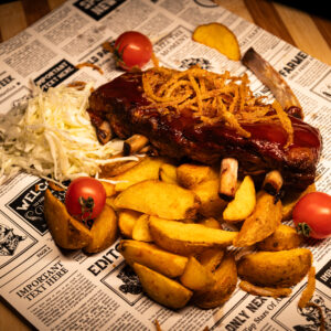 Coaste de porc cu sos BBQ