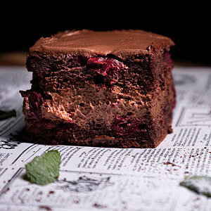 Hangry cioco cake cu visine