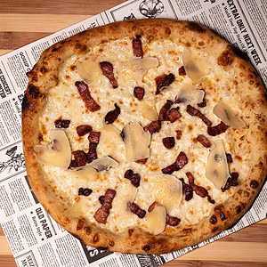 Pizza carbonara